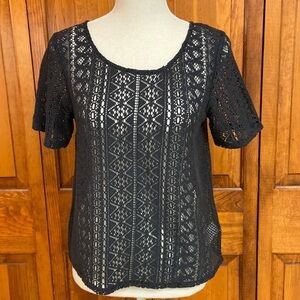 American Eagle Lace Shortsleeved Layering Top Scooped Neck Open Button Down Back